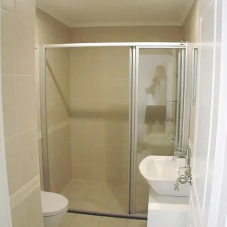 Beautiful Bright 3 Bed In Popular Sought After Private Gated Community *