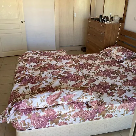 Beautiful Bright 3 Bed In Popular Sought After Private Gated Community *